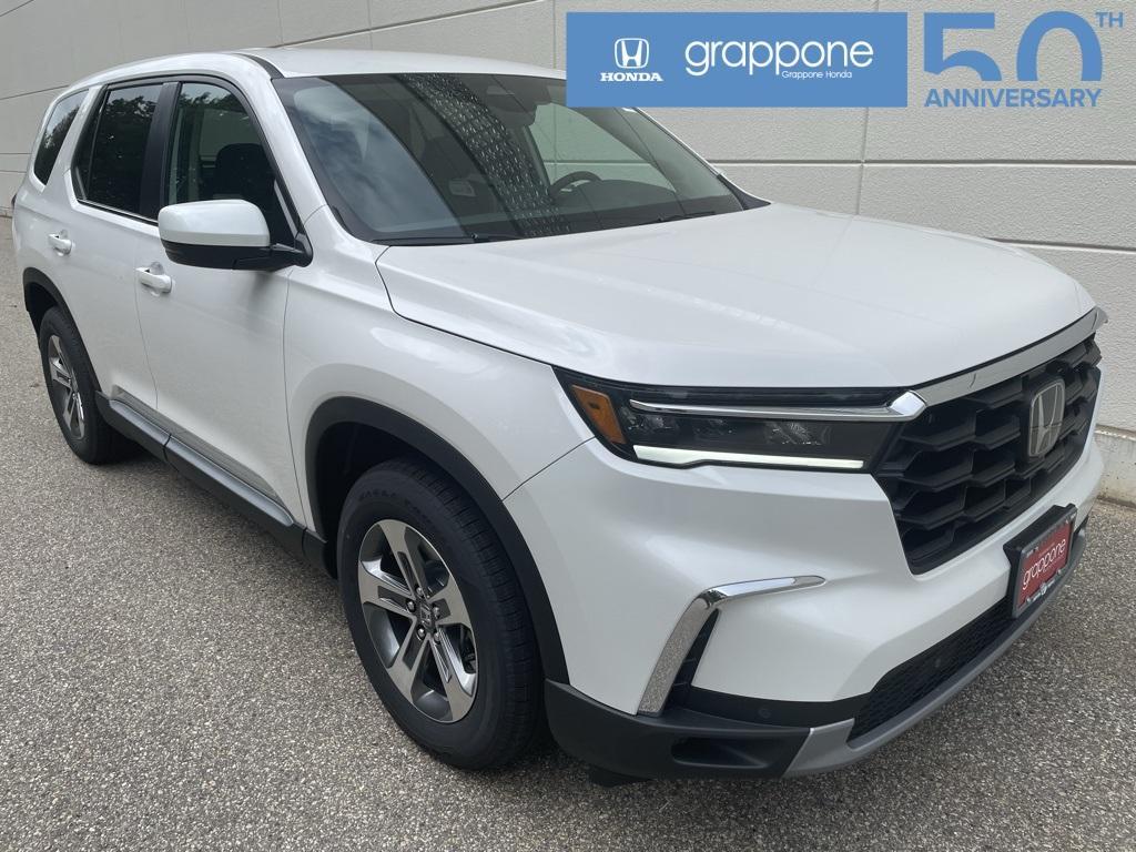 new 2025 Honda Pilot car, priced at $46,235