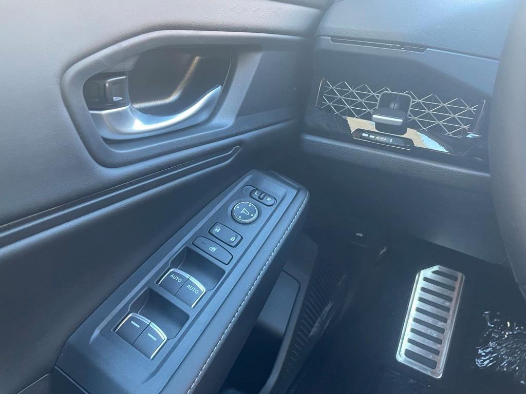 new 2025 Honda Accord Hybrid car, priced at $33,700
