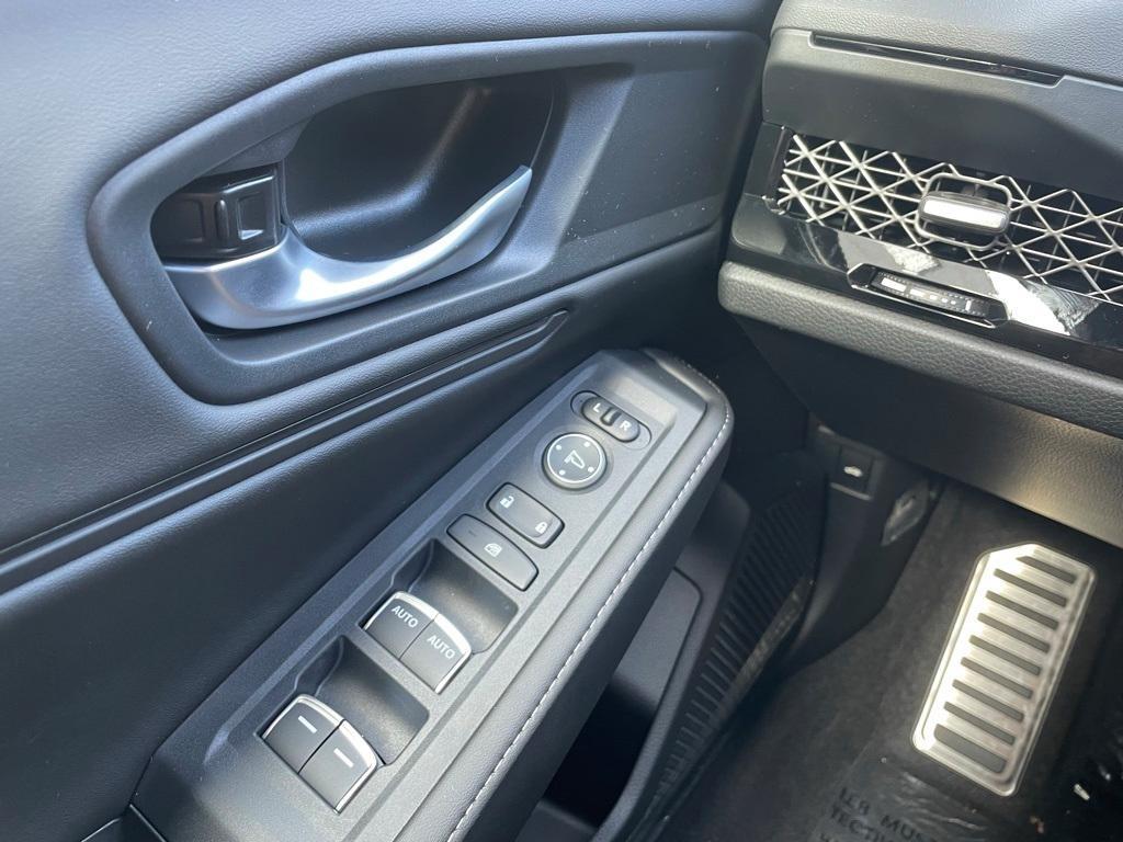 new 2025 Honda Accord Hybrid car, priced at $33,268