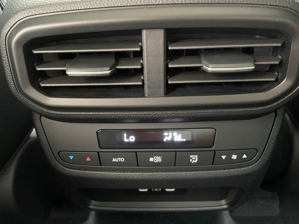 new 2025 Honda Pilot car, priced at $44,300