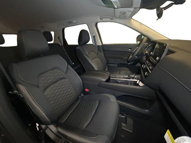 new 2025 Nissan Pathfinder car, priced at $35,372