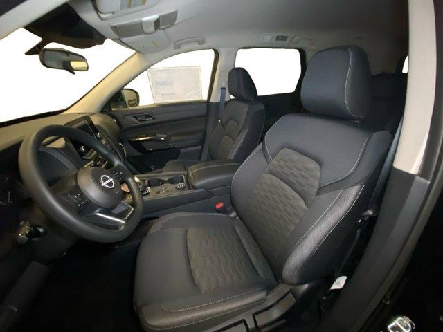 new 2025 Nissan Pathfinder car, priced at $40,450