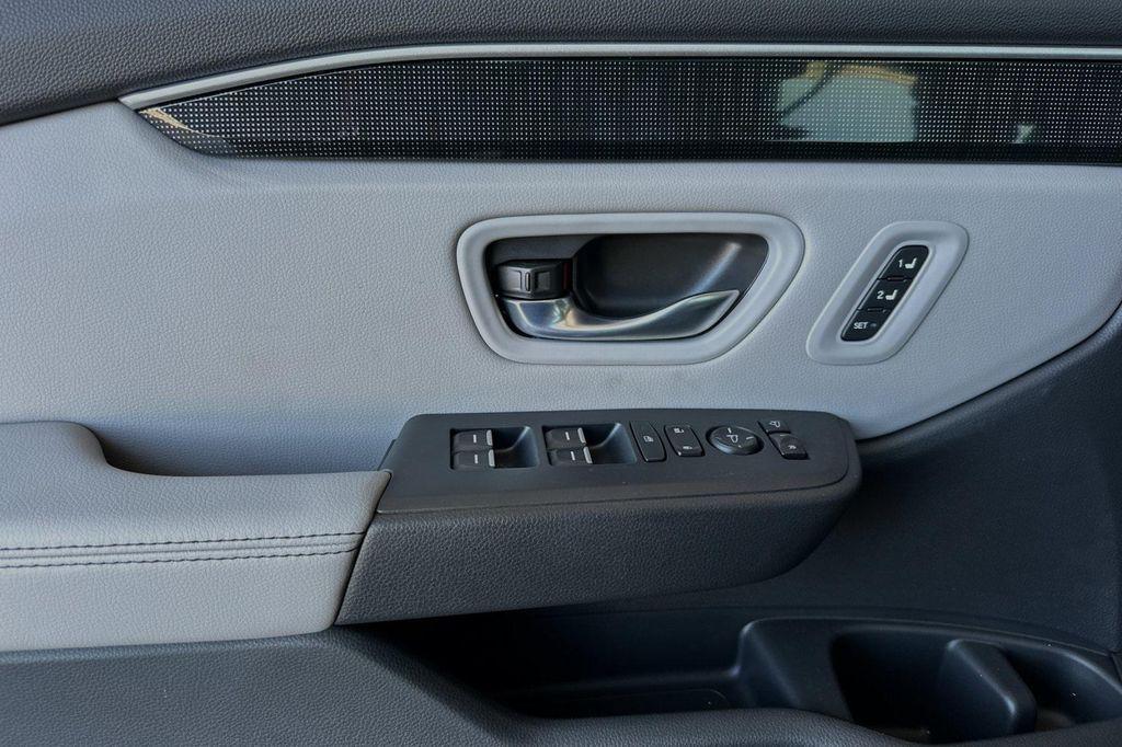 new 2025 Honda Pilot car, priced at $54,575