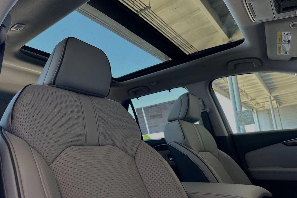 new 2025 Honda Pilot car, priced at $54,575