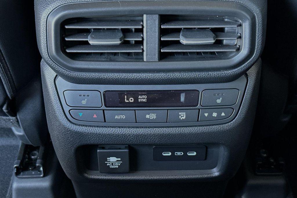 new 2025 Honda Pilot car, priced at $54,575