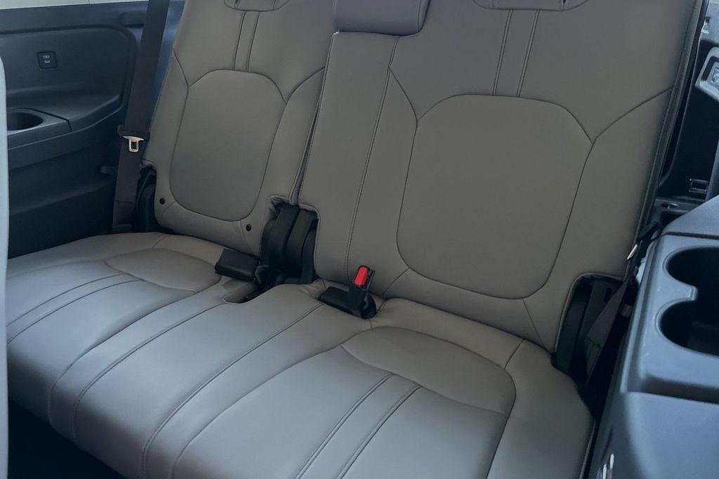new 2025 Honda Pilot car, priced at $54,575