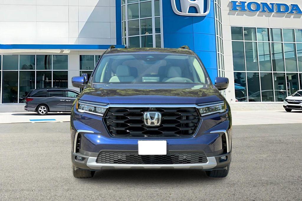 new 2025 Honda Pilot car, priced at $54,575