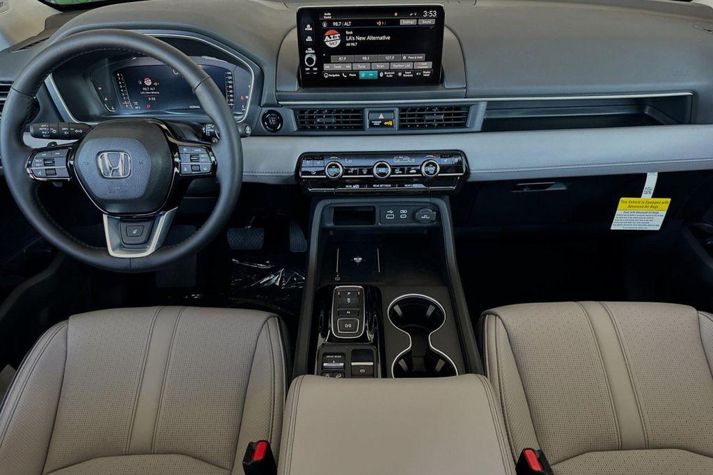 new 2025 Honda Pilot car, priced at $54,575