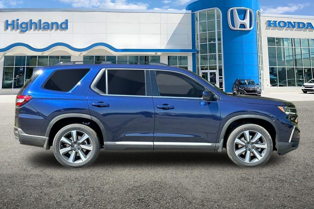 new 2025 Honda Pilot car, priced at $54,575