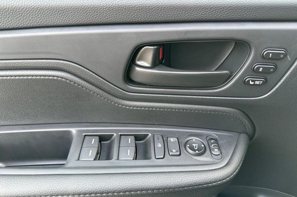 new 2026 Honda Odyssey car, priced at $45,390