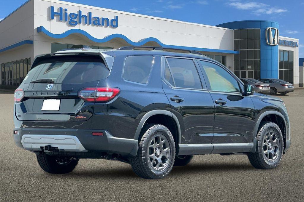 new 2025 Honda Pilot car, priced at $50,895