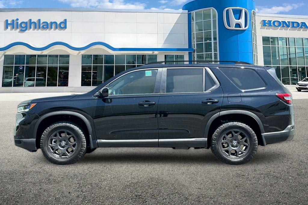 new 2025 Honda Pilot car, priced at $50,895