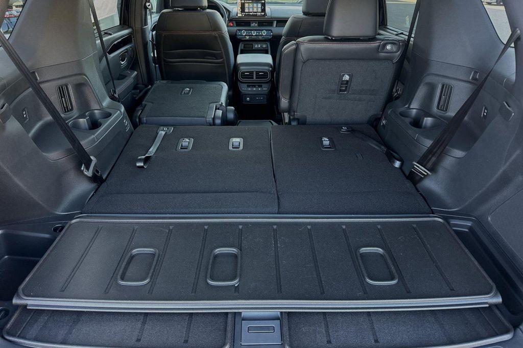 new 2025 Honda Pilot car, priced at $50,895