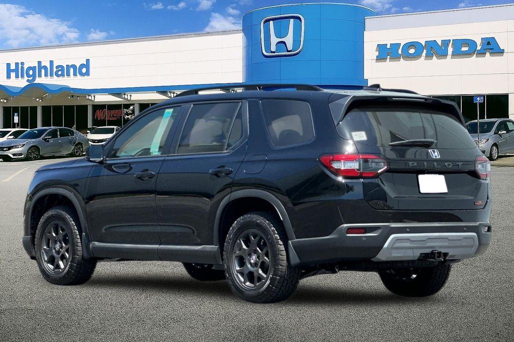 new 2025 Honda Pilot car, priced at $50,895