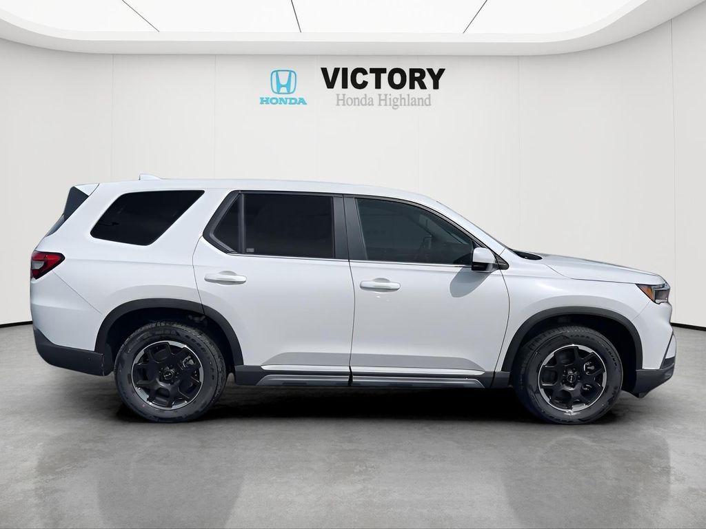 new 2025 Honda Pilot car, priced at $46,400
