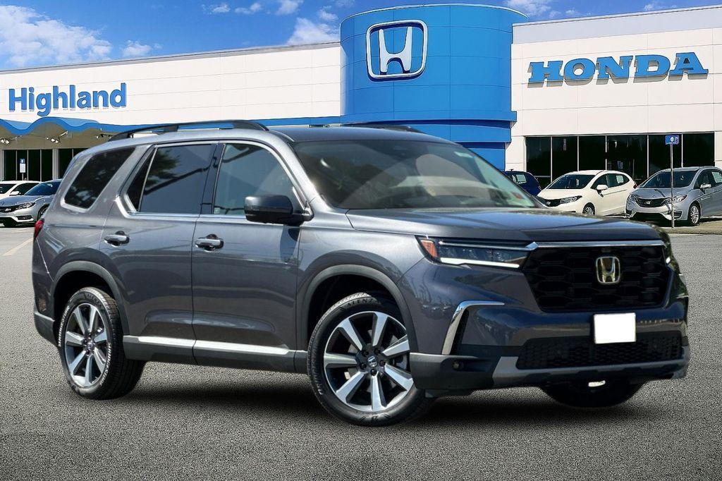 new 2025 Honda Pilot car, priced at $54,530