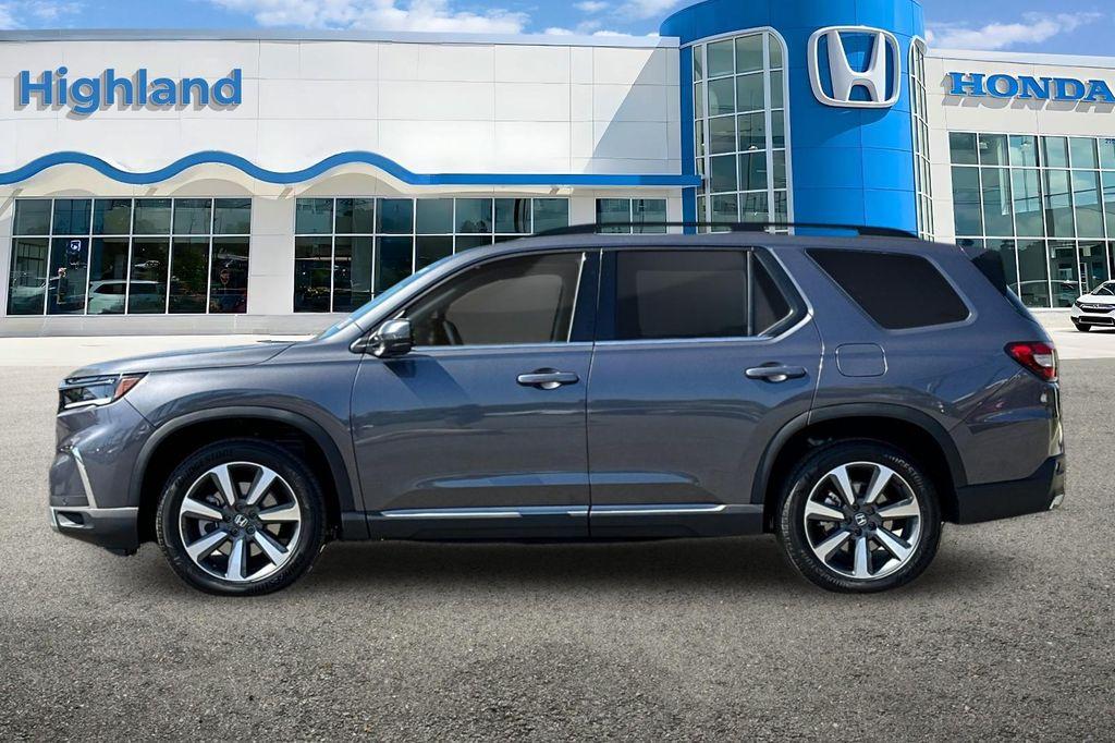 new 2025 Honda Pilot car, priced at $54,530