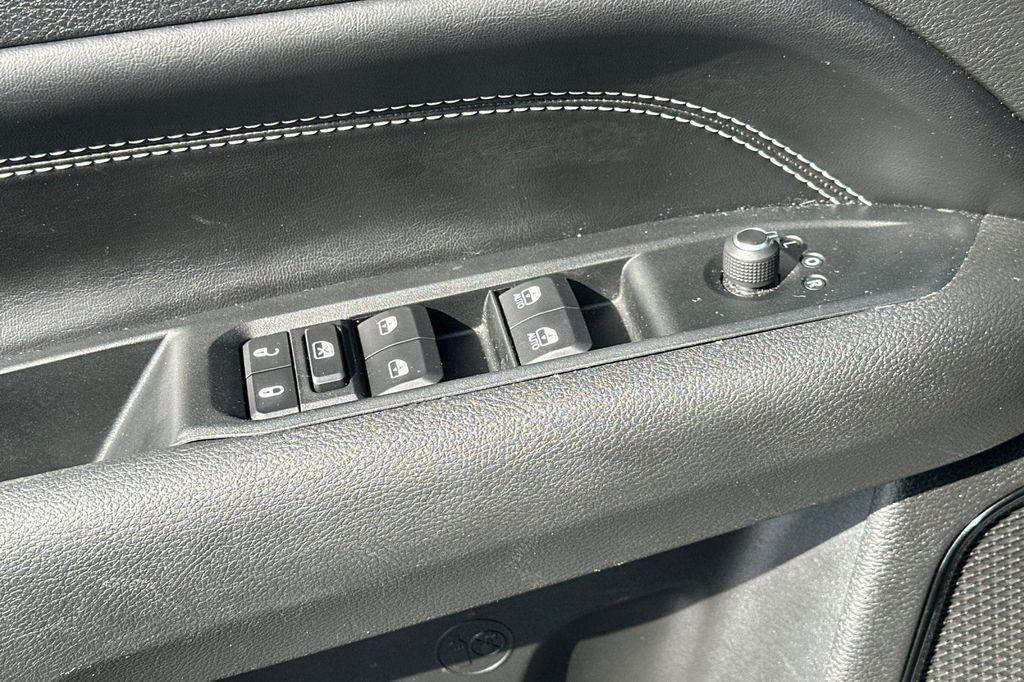 used 2022 Jeep Compass car, priced at $25,011