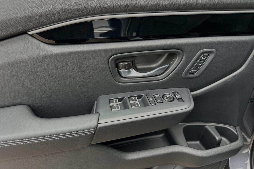 new 2025 Honda Pilot car, priced at $51,095