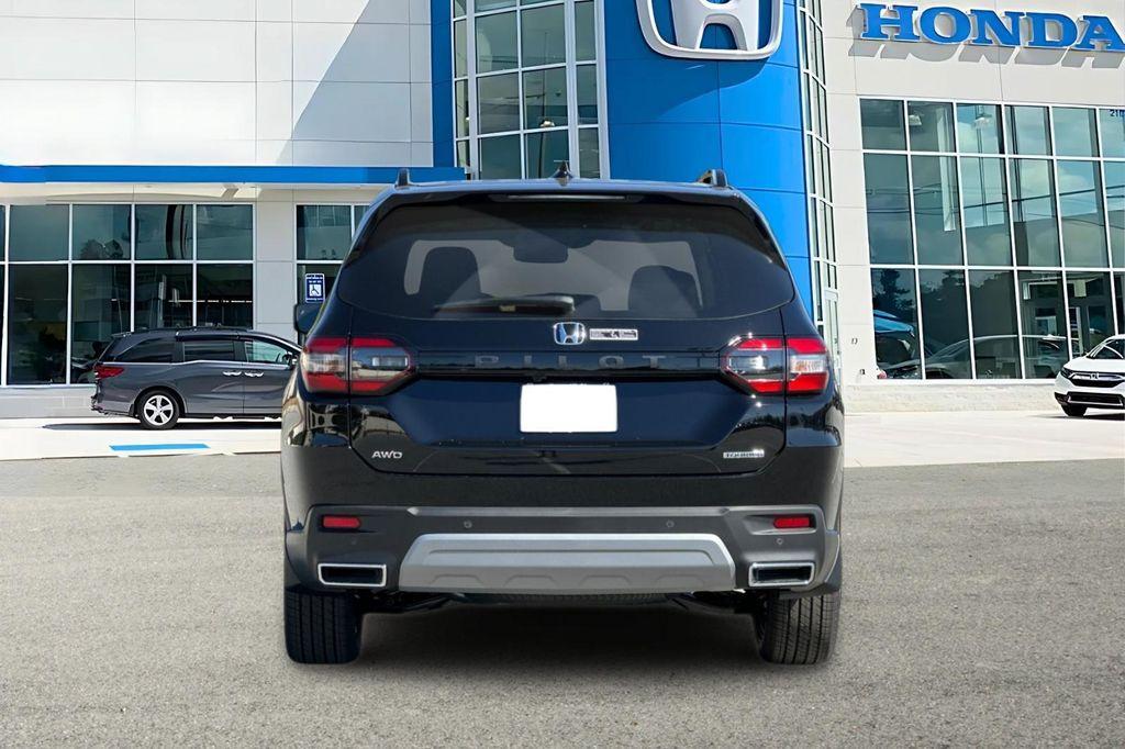 new 2025 Honda Pilot car, priced at $51,095