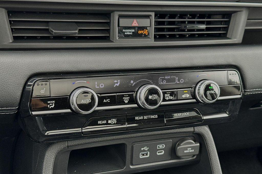 new 2025 Honda Pilot car, priced at $51,095