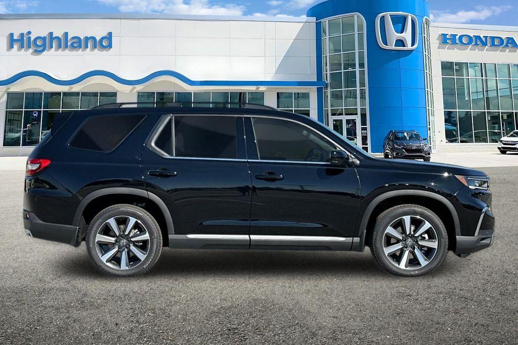 new 2025 Honda Pilot car, priced at $51,095