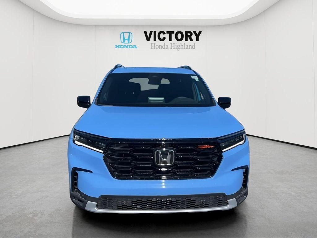 new 2025 Honda Pilot car, priced at $48,200