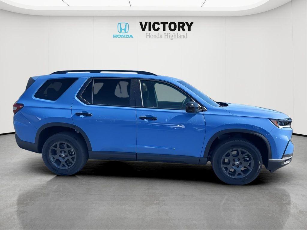 new 2025 Honda Pilot car, priced at $48,200