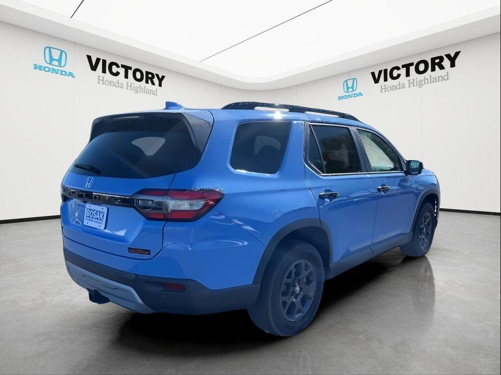 new 2025 Honda Pilot car, priced at $48,200