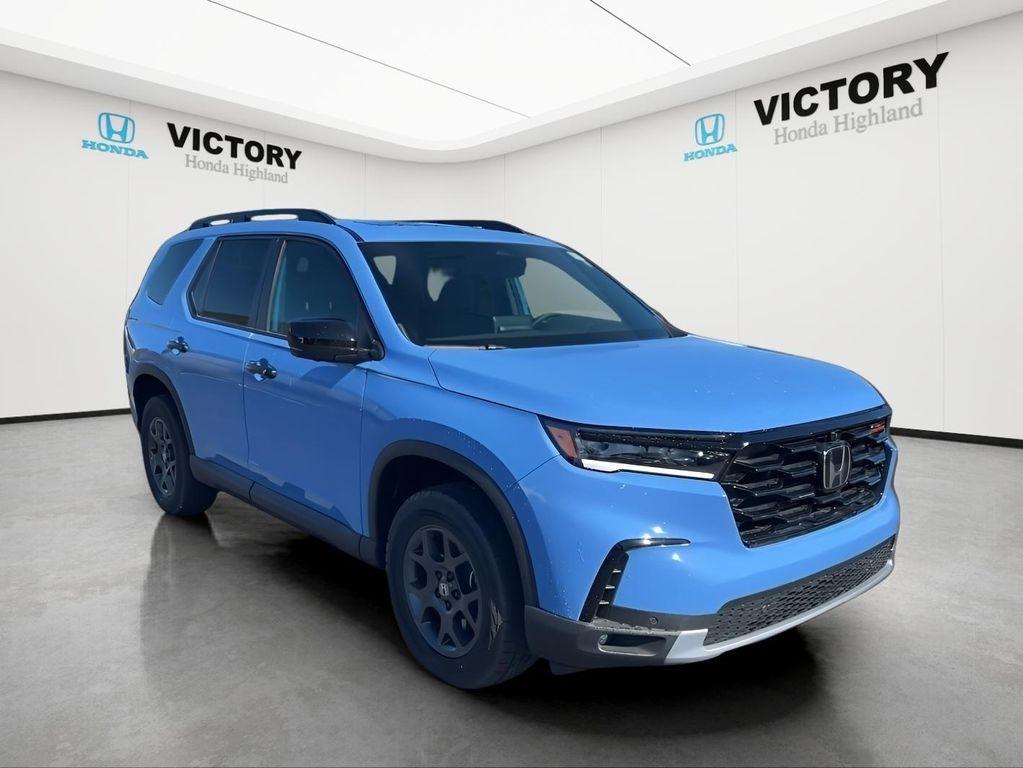new 2025 Honda Pilot car, priced at $48,200