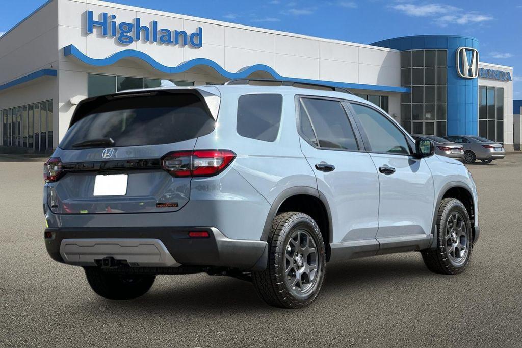 new 2025 Honda Pilot car, priced at $51,350