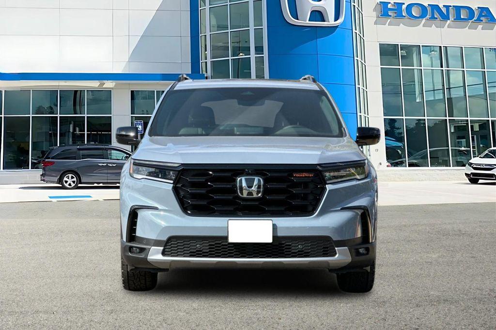 new 2025 Honda Pilot car, priced at $51,350