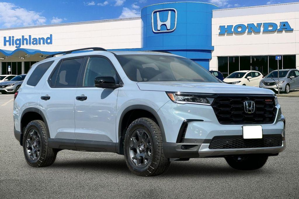 new 2025 Honda Pilot car, priced at $51,350