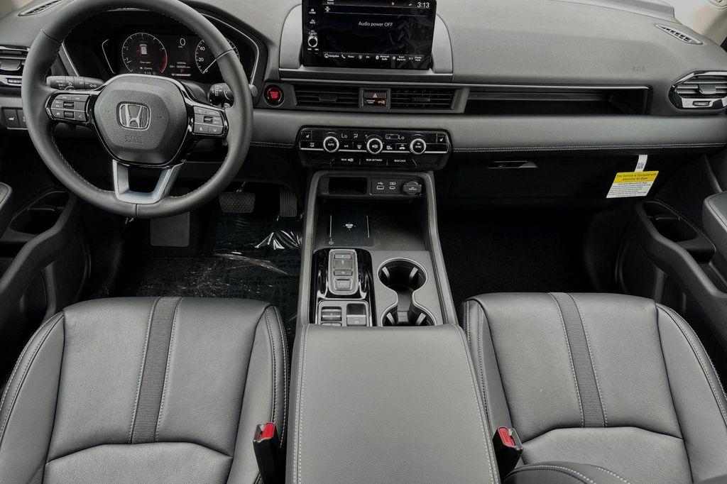 new 2025 Honda Pilot car, priced at $51,505