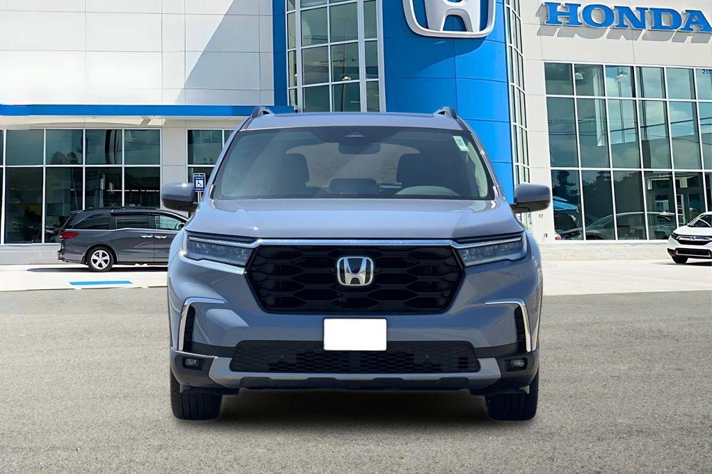 new 2025 Honda Pilot car, priced at $51,550
