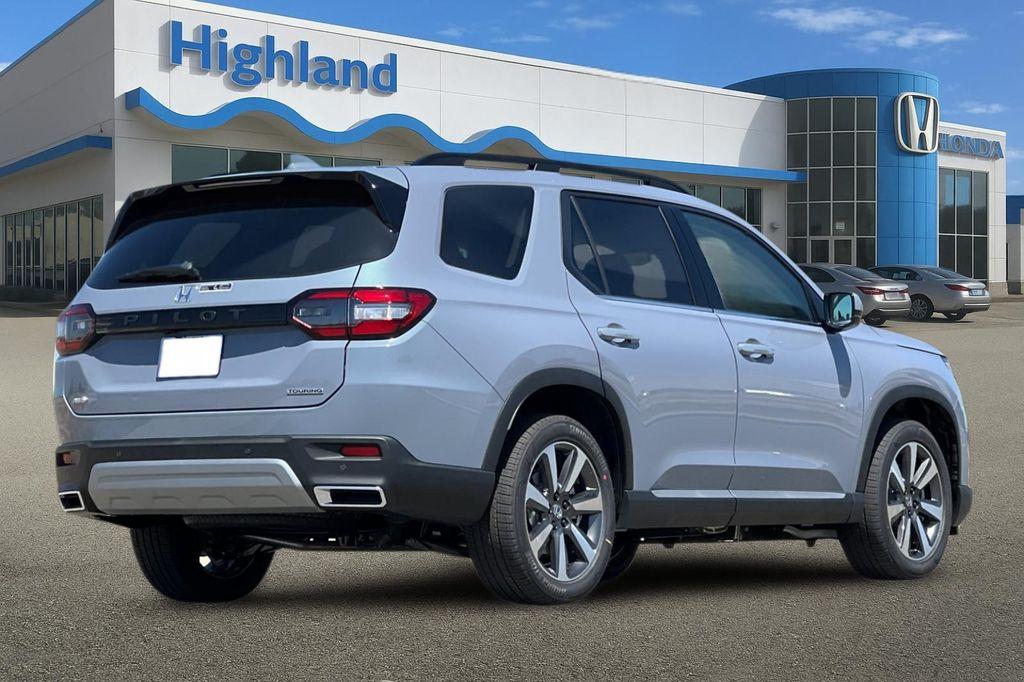 new 2025 Honda Pilot car, priced at $51,550