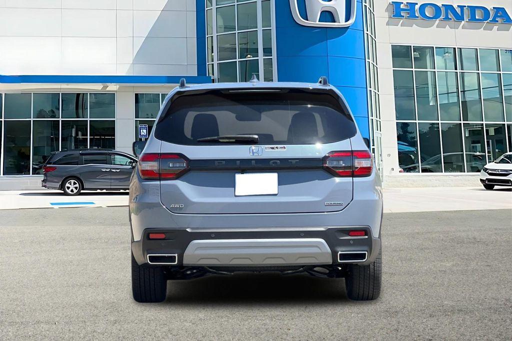 new 2025 Honda Pilot car, priced at $51,550