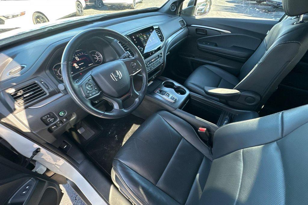 used 2022 Honda Passport car, priced at $29,321