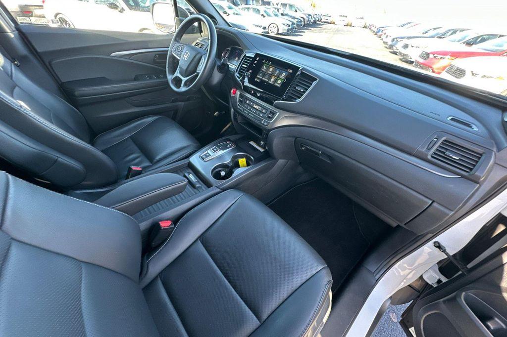 used 2022 Honda Passport car, priced at $29,321