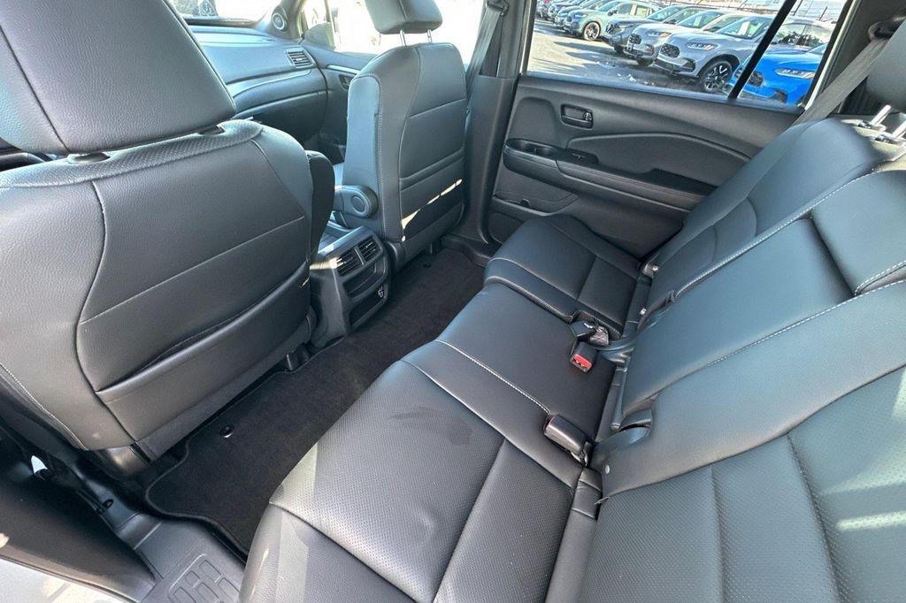 used 2022 Honda Passport car, priced at $29,321