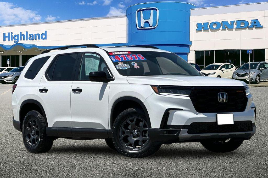 new 2025 Honda Pilot car, priced at $51,350