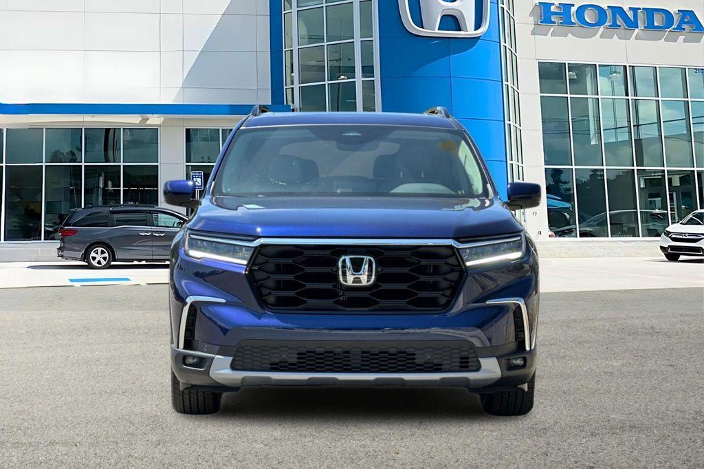 new 2025 Honda Pilot car, priced at $52,950