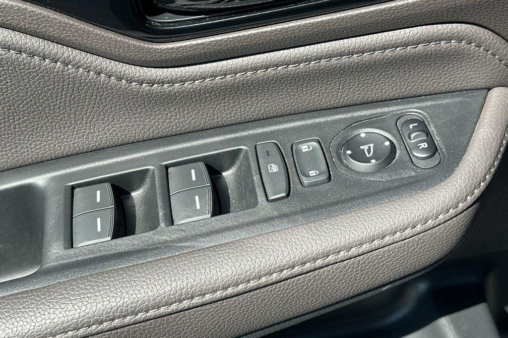used 2023 Honda Odyssey car, priced at $38,376