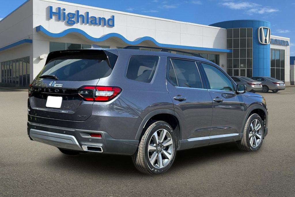 new 2025 Honda Pilot car, priced at $54,530
