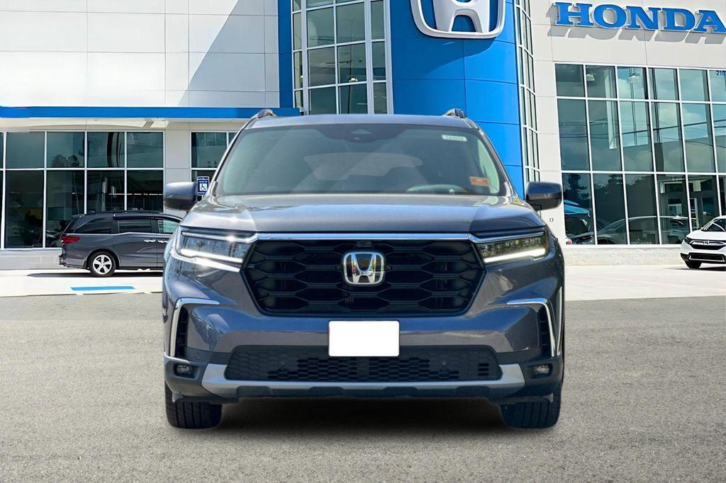 new 2025 Honda Pilot car, priced at $54,530