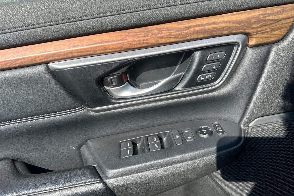 used 2018 Honda CR-V car, priced at $21,051