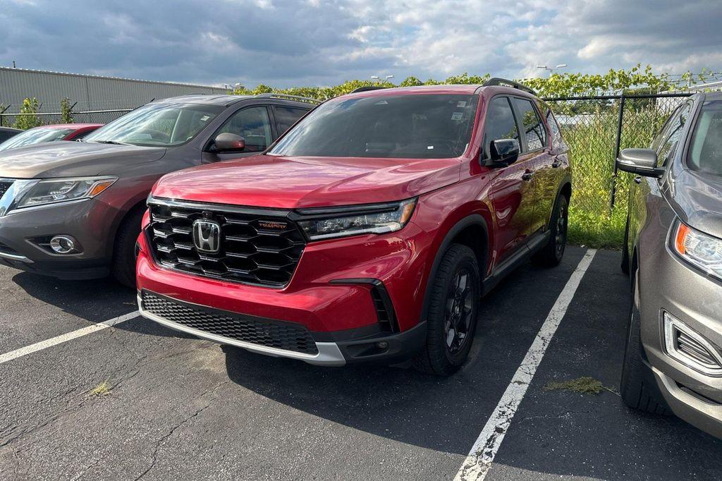 used 2024 Honda Pilot car, priced at $43,984