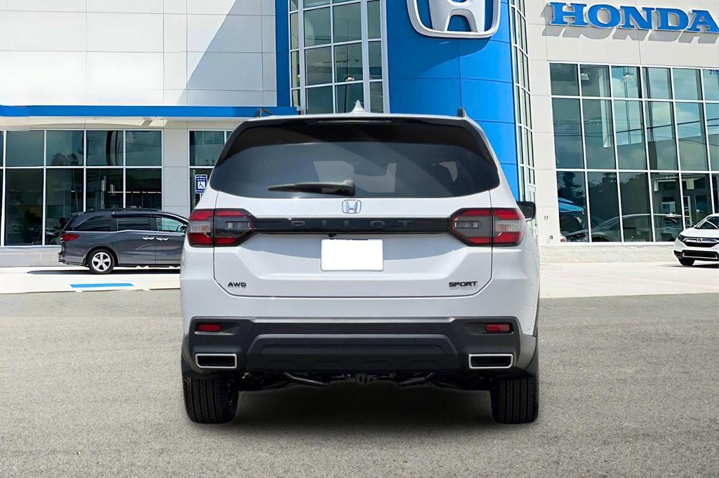 new 2025 Honda Pilot car, priced at $44,205