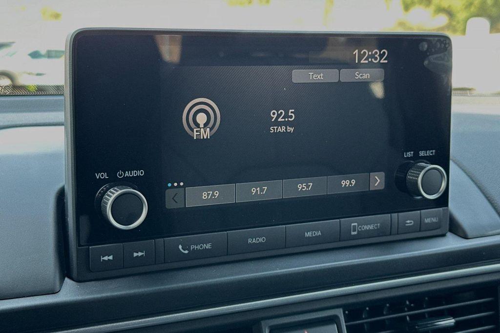 new 2025 Honda Pilot car, priced at $44,205