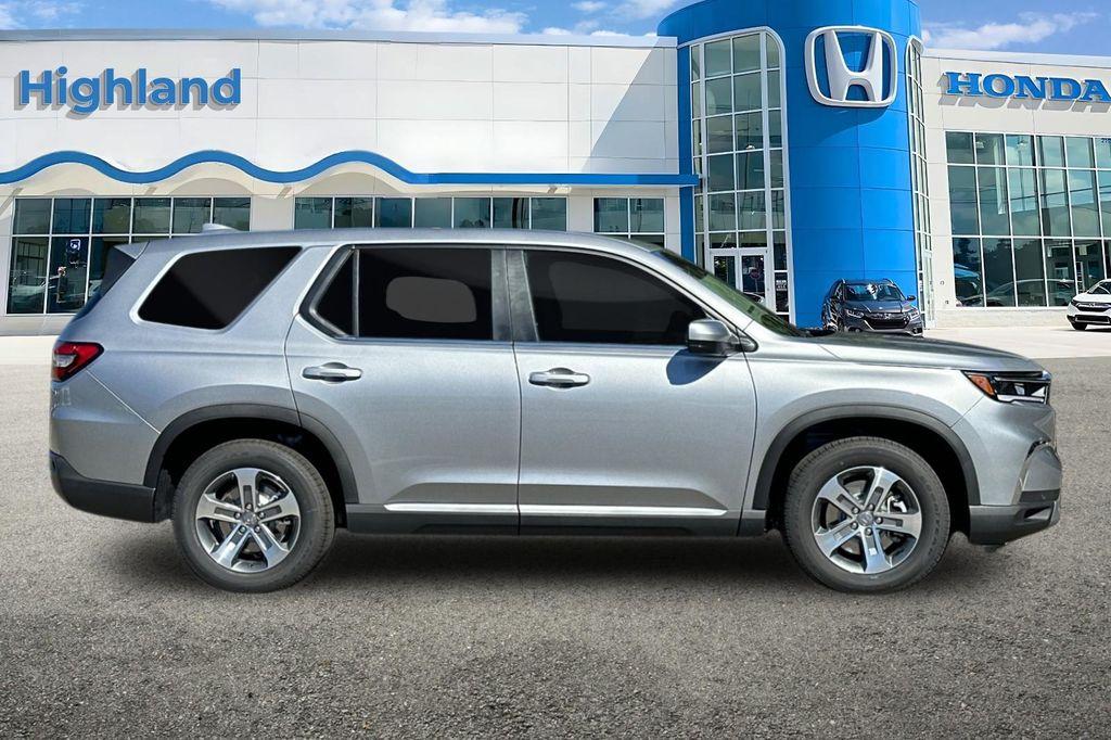 new 2025 Honda Pilot car, priced at $47,050